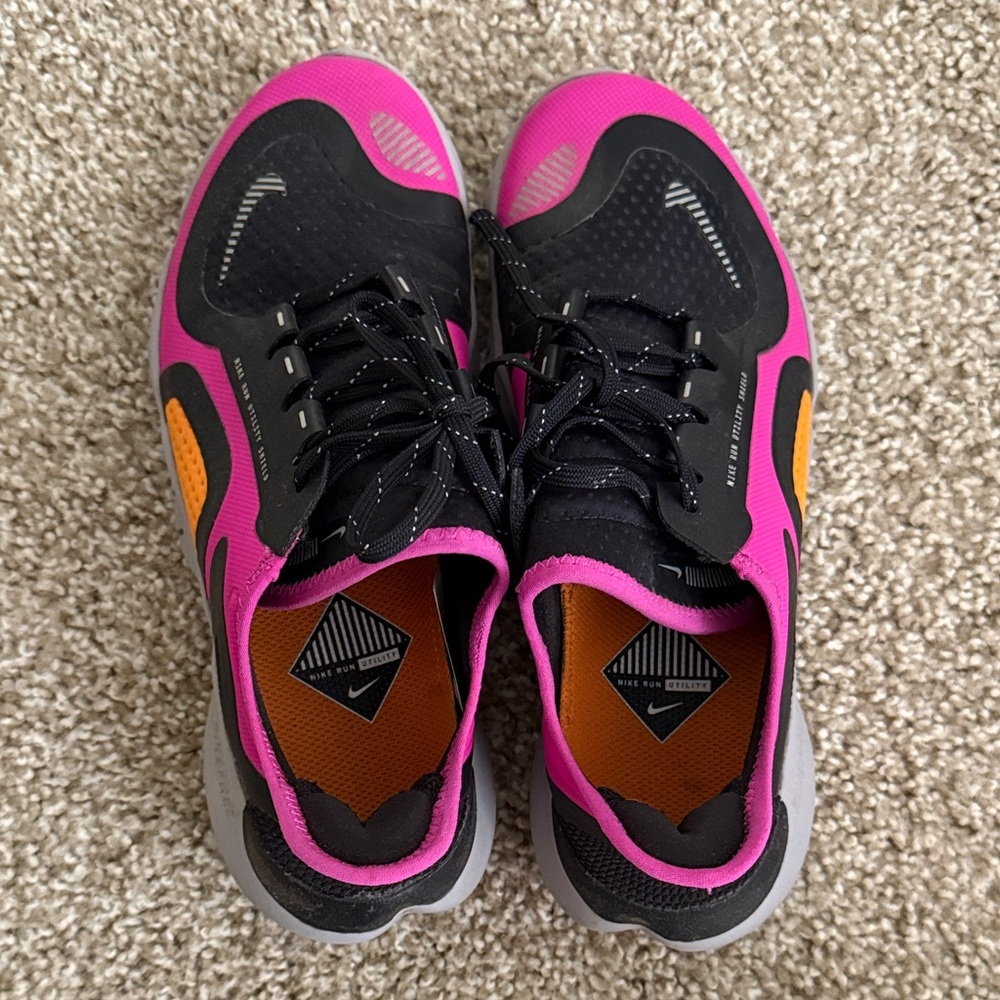 Like New Nike Free RN Size 7